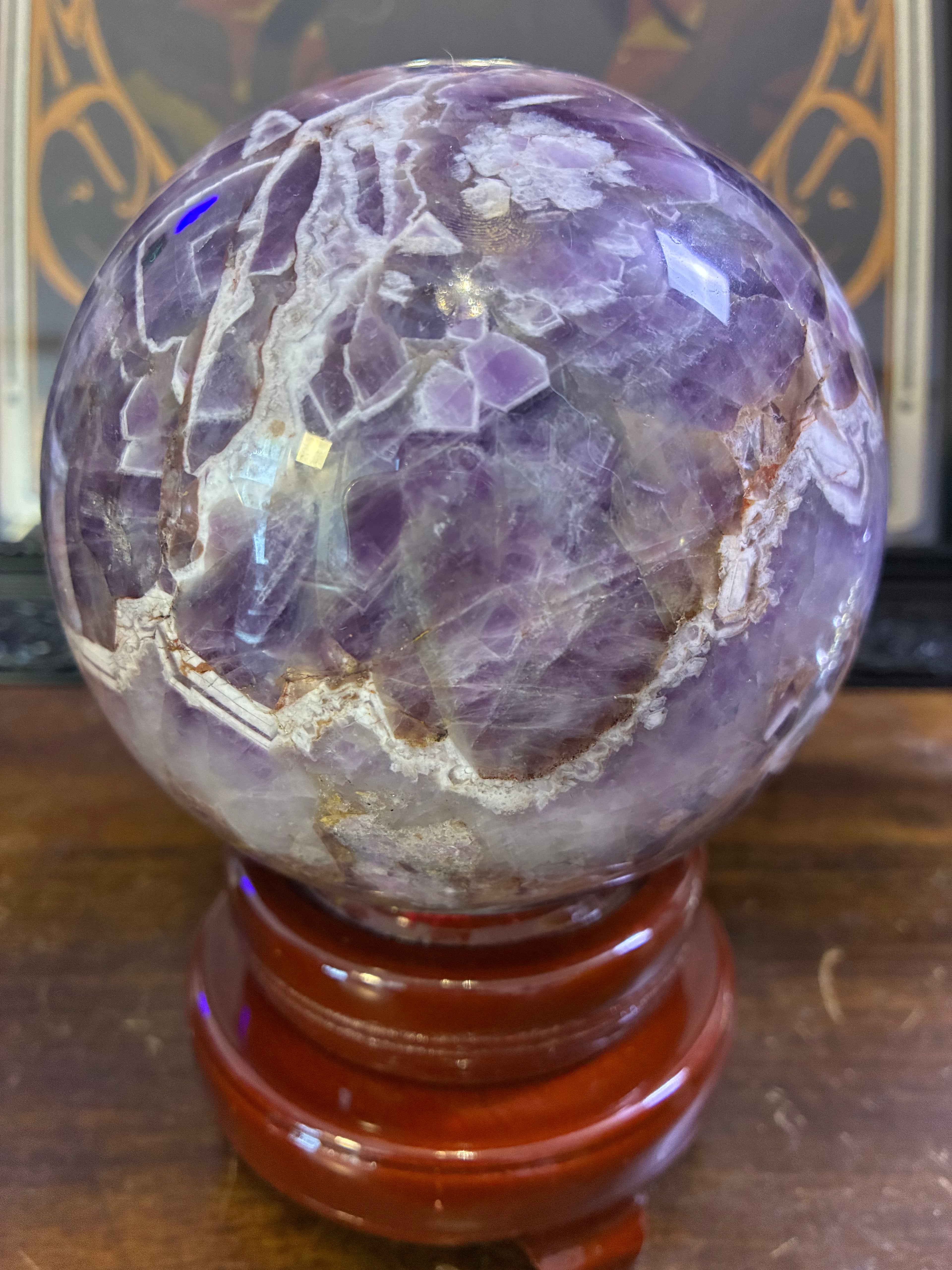 Chevron Amethyst Sphere 105 mm