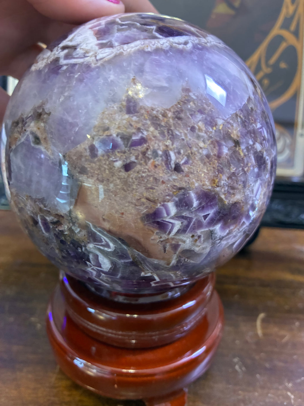 Chevron Amethyst Sphere 105 mm
