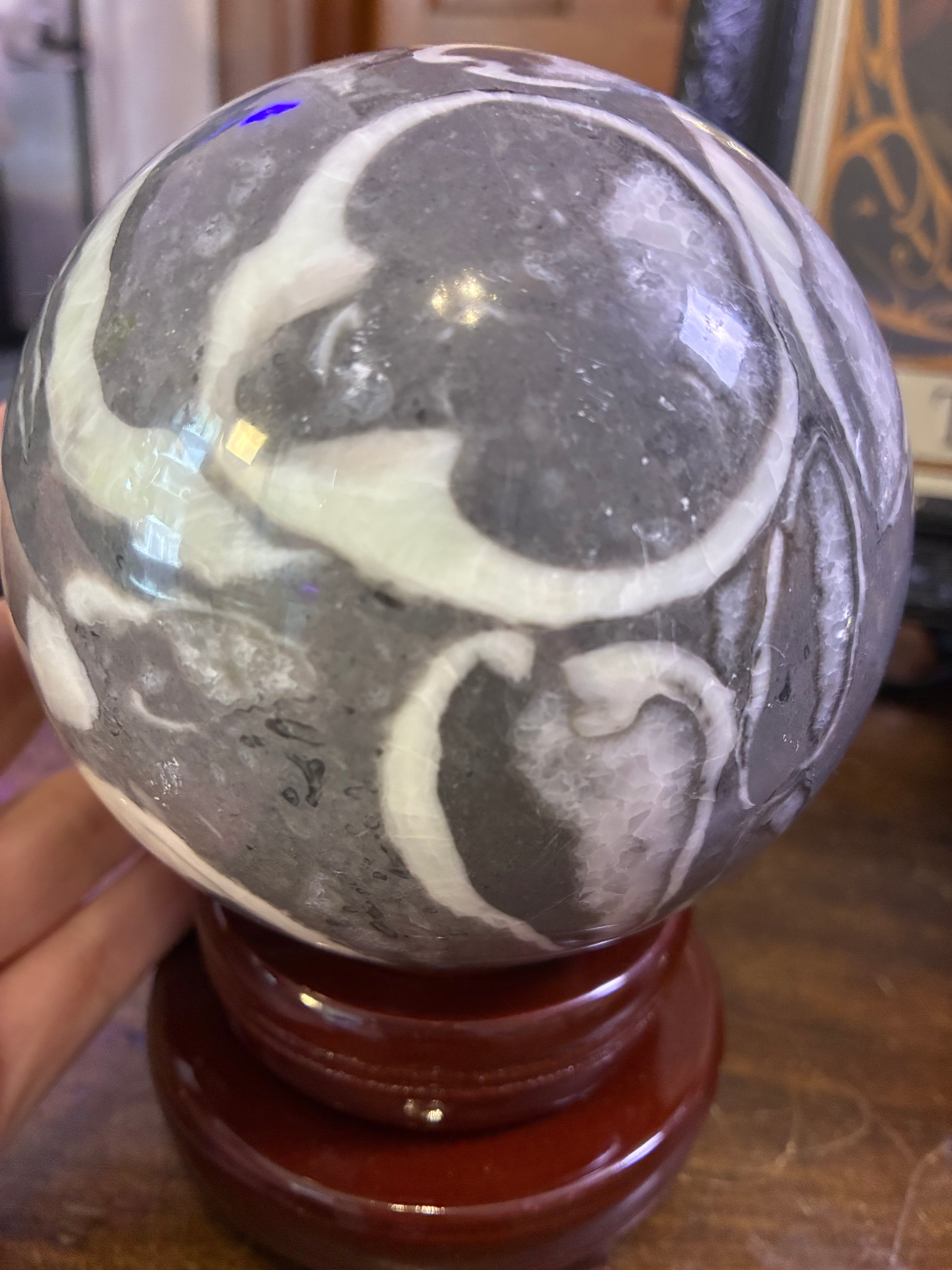 Zebra Marble Sphere 106 mm